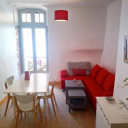 Joli Duplex Avec Balcon Et Vue Sur Place Du Centre Historique ! Фоа Екстериор снимка